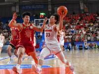 IM电竞博彩-篮球职业联赛迎来挑战，球员备战展现拼搏精神