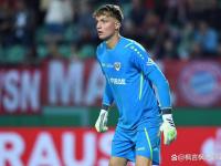 LOL-明斯特队在比赛中全力拼搏取得胜利