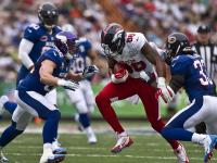 IM电竞下载-库里让比赛提前失去悬念，深圳队力克北京队，跨越时空的竞技魅力