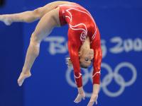 IM电竞官方入口-从草场到硬地，西西帕斯美网完胜温网，点燃赛场背后的战术革命