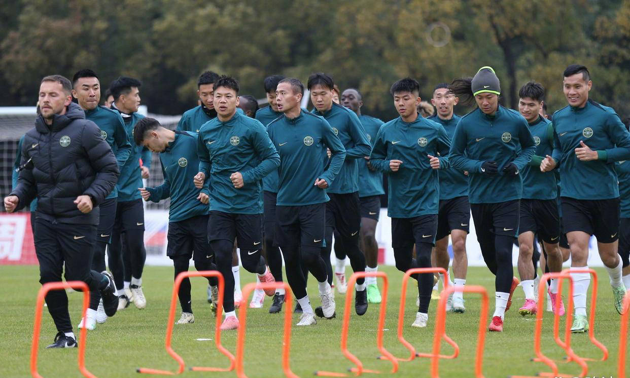 包含绿城遭遇连败，主帅发布激励训话，球员回应踏实备战的词条