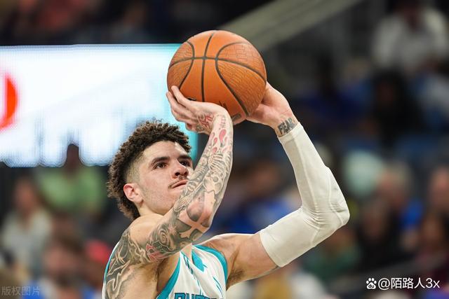 关于黄蜂队新秀拉梅洛·鲍尔因伤缺席本赛季比赛的信息