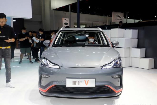 关于青年新锐挑战老牌劲旅，机会与挑战并存的信息