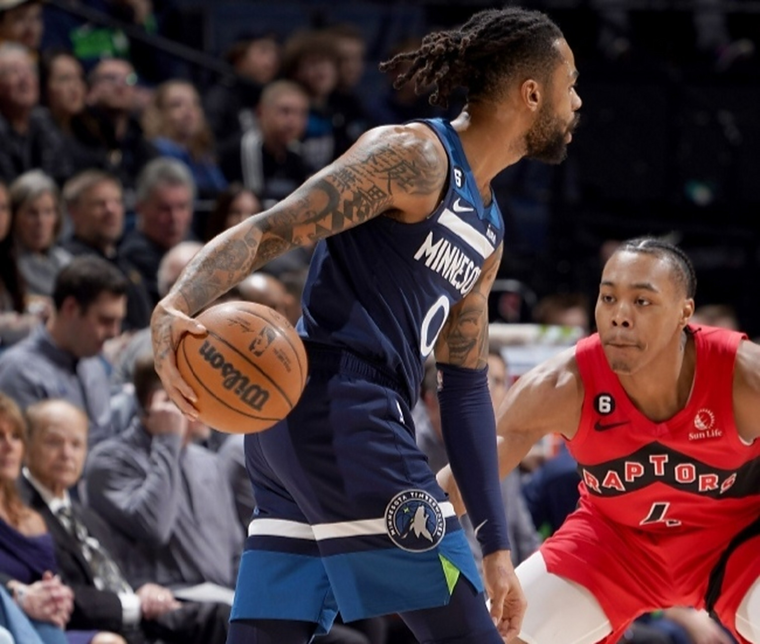 关于森林狼客场惨败，拉塞尔凋谢不振的信息