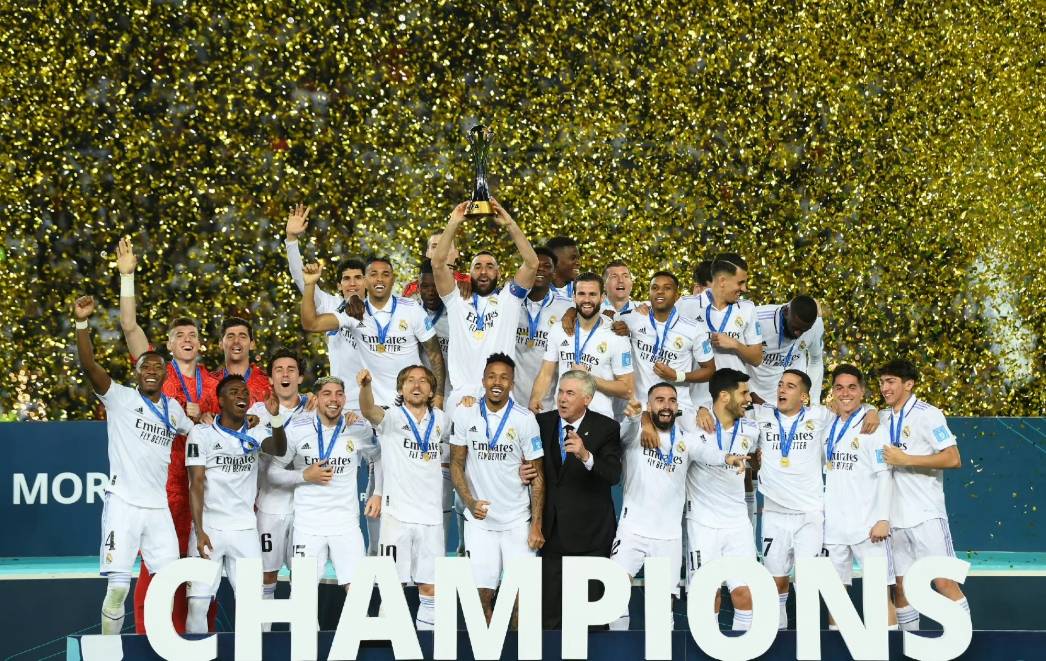 皇马全队团结一致，为了比赛胜利全力以赴