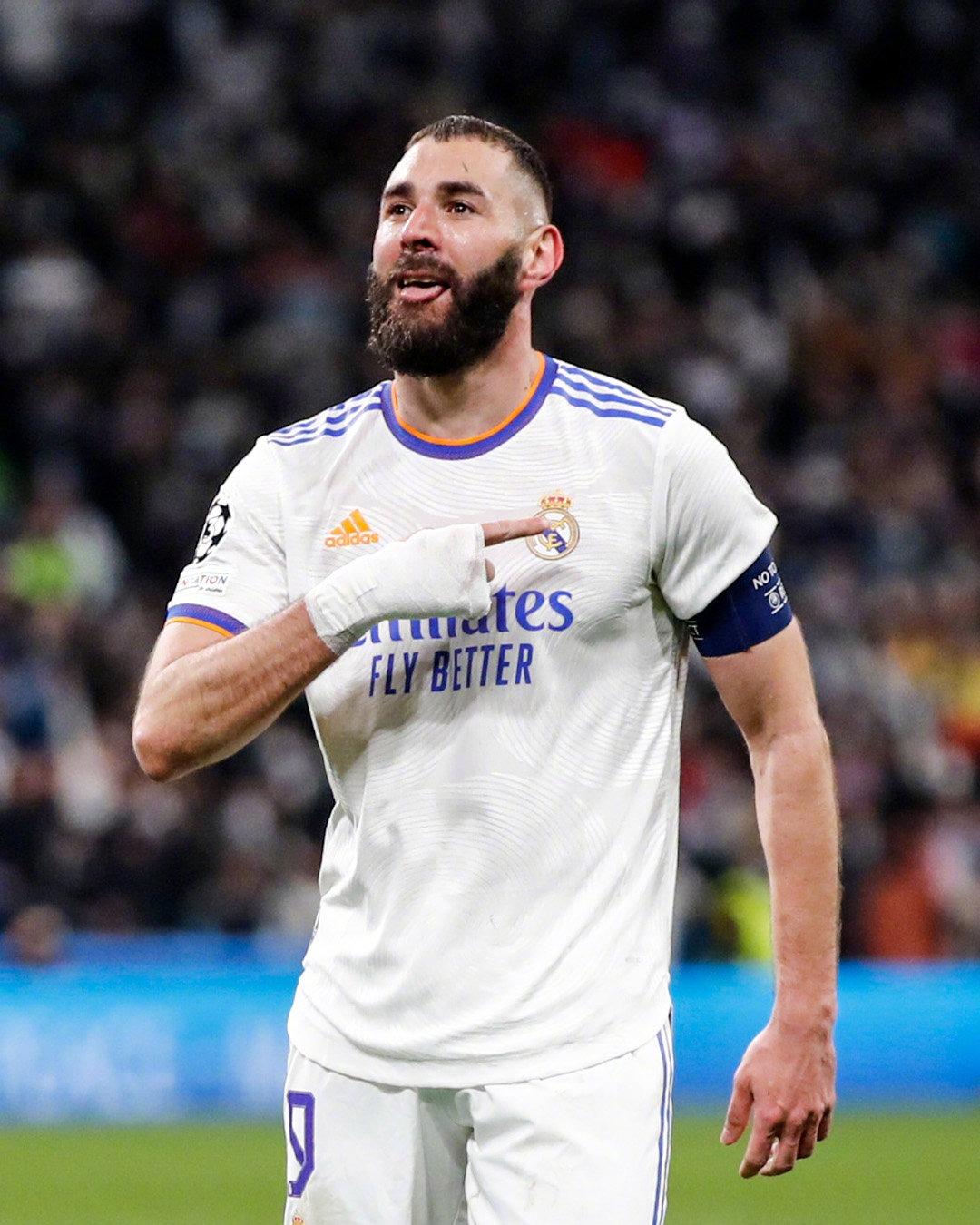 包含本泽马精准传球助攻队友破门夺胜的词条