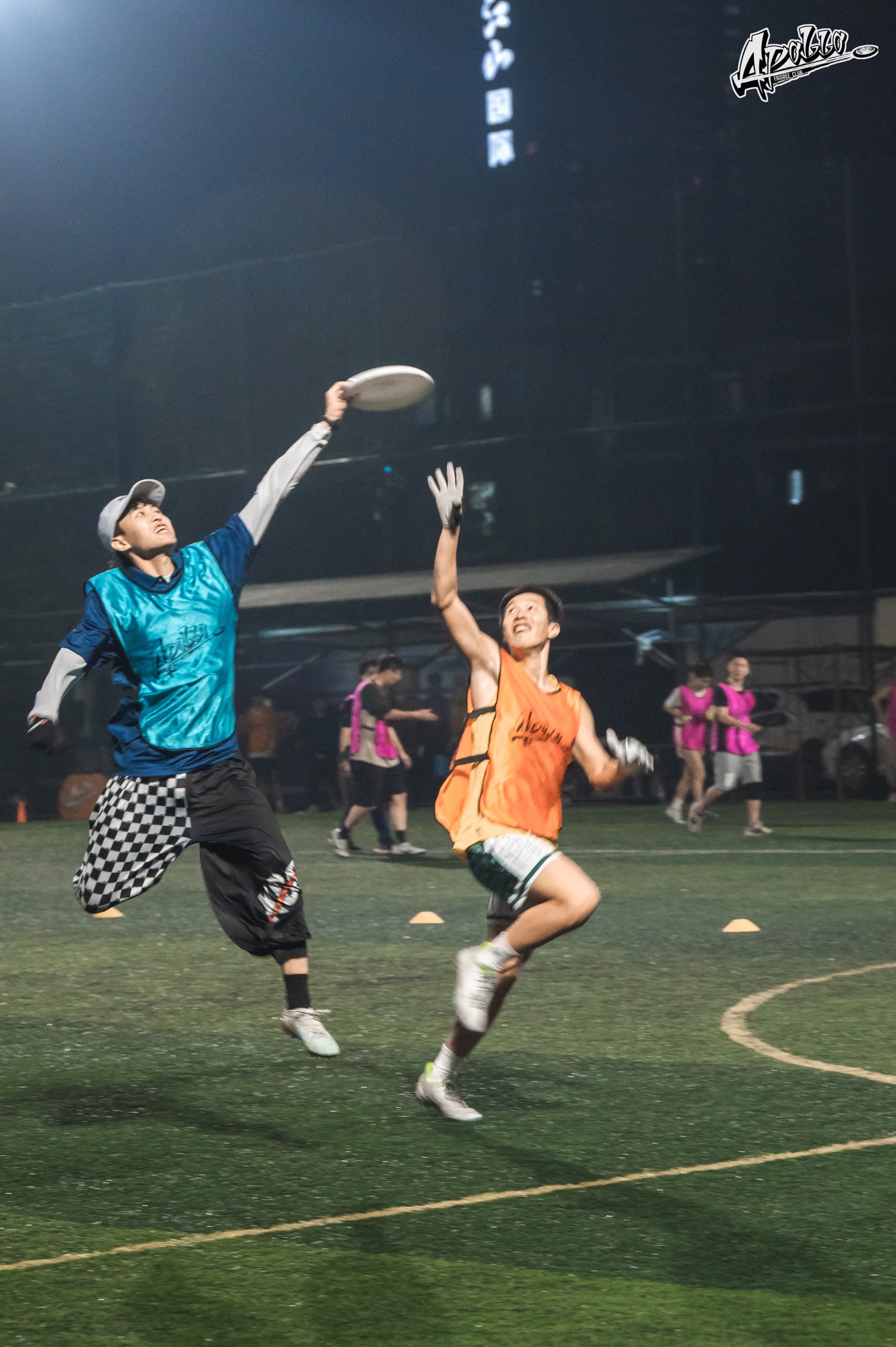 球员们在球场上展现出了顽强拼搏的精神