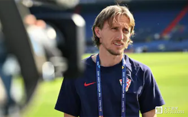 荷兰队逆袭胜克罗地亚队，豪取三分