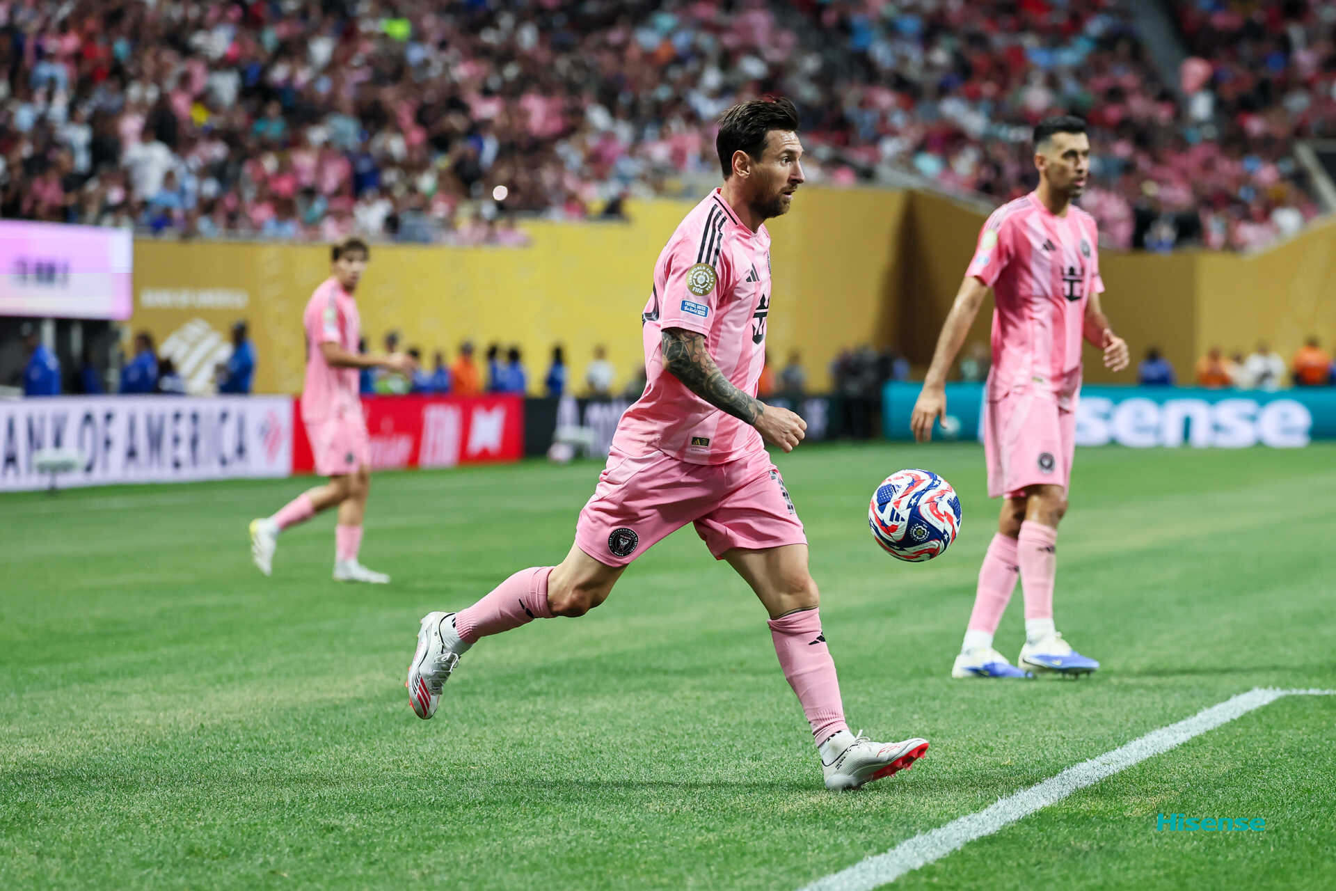 世界级足球职业比赛即将点燃热情的简单介绍