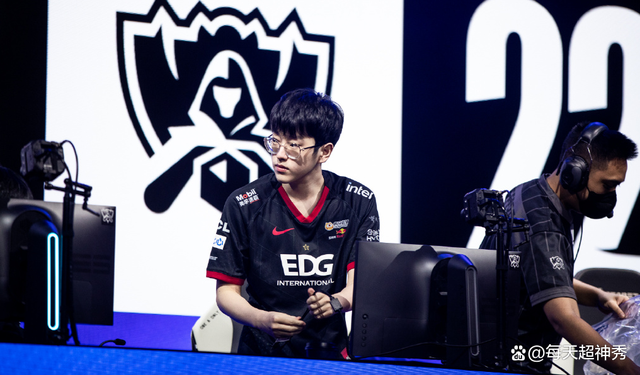 关于FNC逆转HLE，Scout爆发神勇的信息