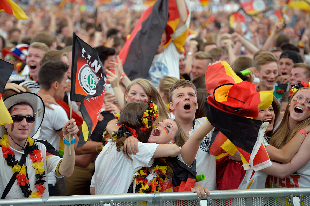 关于紧张战况!欧国联比赛席卷球迷热情的信息 关于紧张战况!欧国联比赛席卷球迷热情的信息