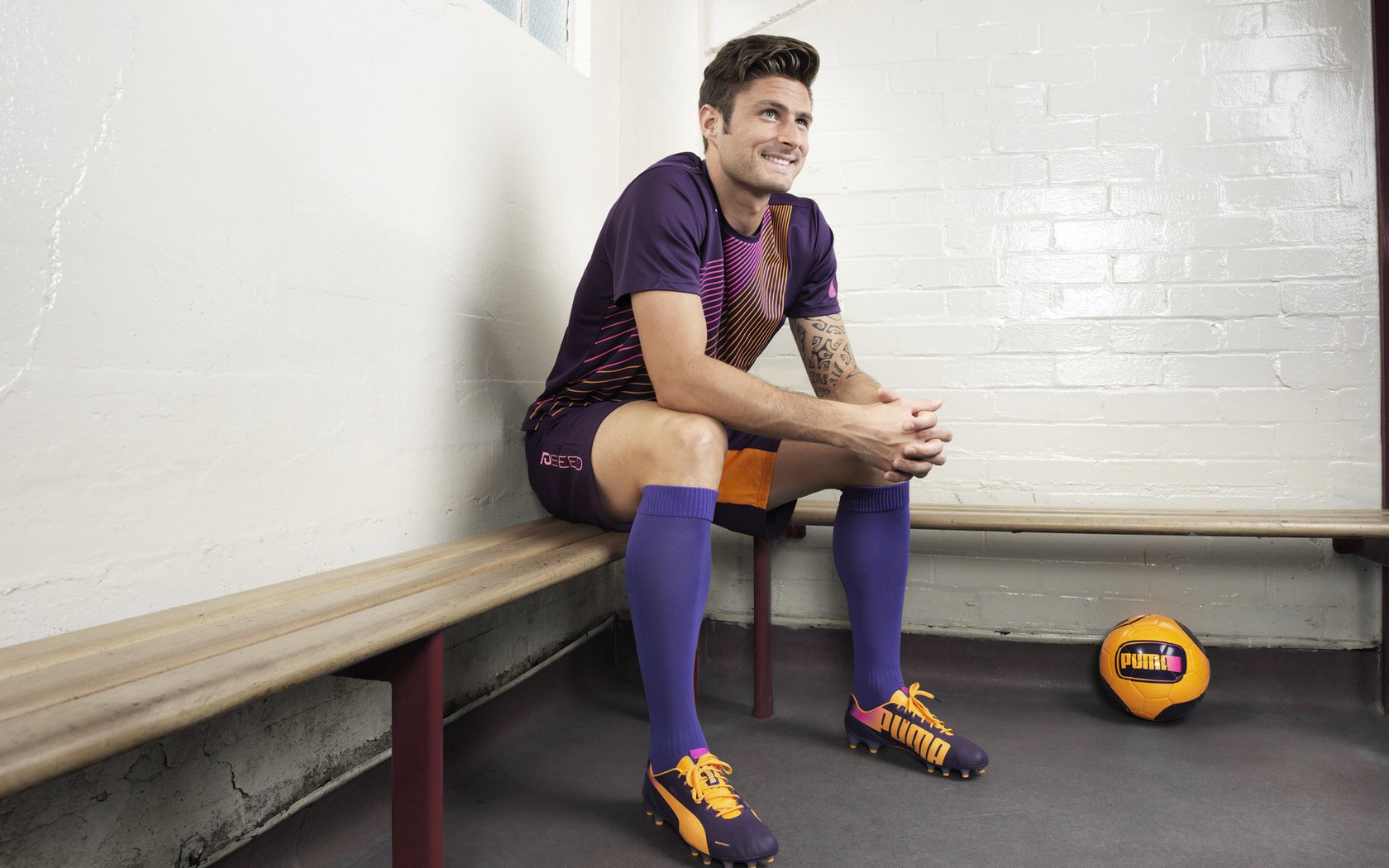 马赛铁蹄踏碎红魔梦，蒂亚戈的致命连击与足球的唯一性哲学