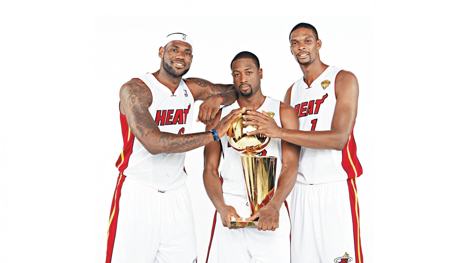 跨界巅峰，当魔术师决战紫金，欧文于绿茵场加冕